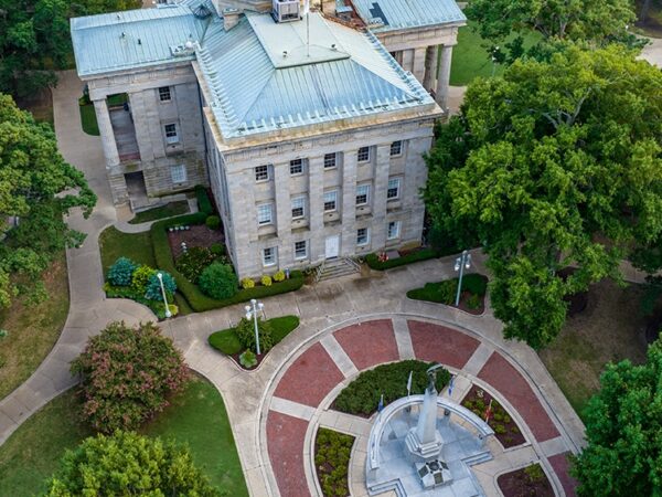 North Carolina Senate Passes Bill to Cap THC and Set Age Restrictions for Hemp-Derived Products 